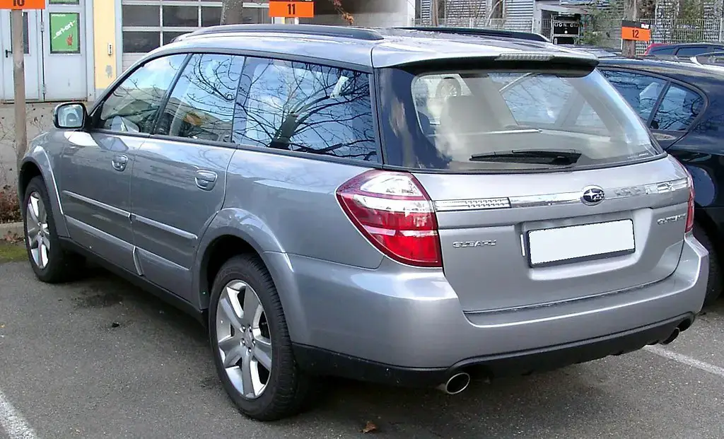 Subaru Outback IV rear aproapemasini