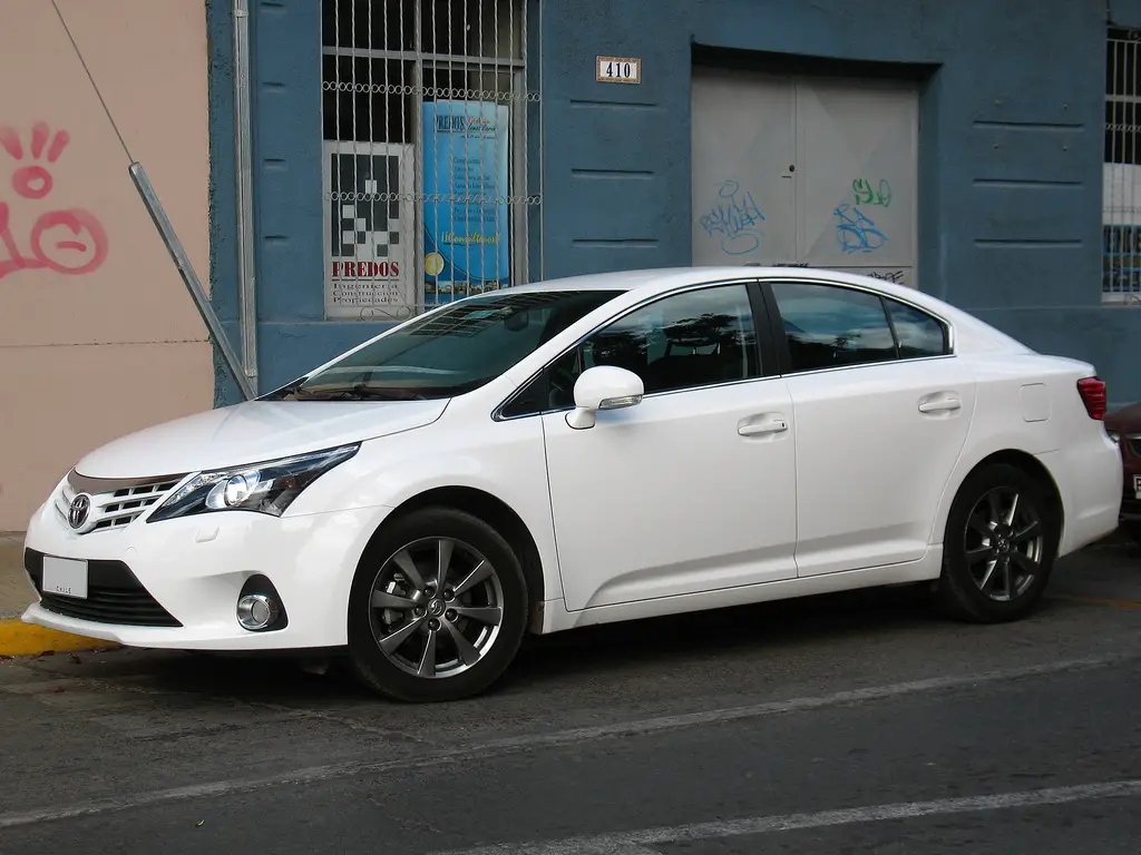 Toyota Avensis T270 side aproapemasini