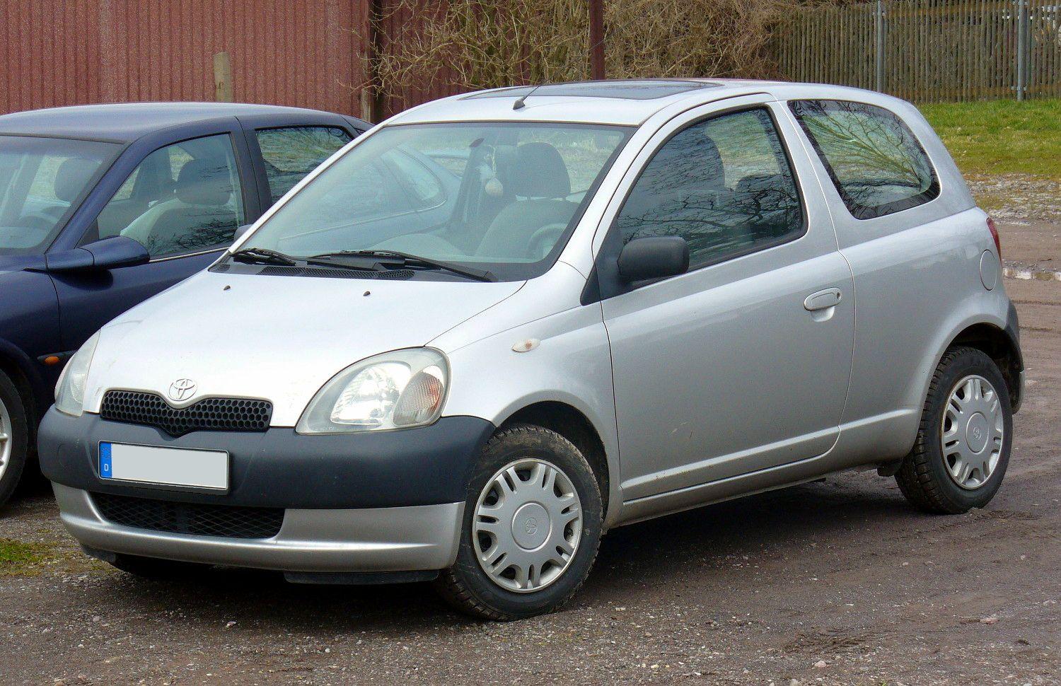 Toyota Yaris I front aproapemasini