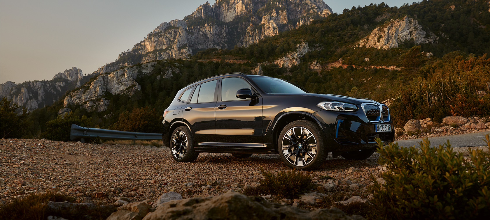 BMW dubleaza gama PHEV pentru noul SUV X3