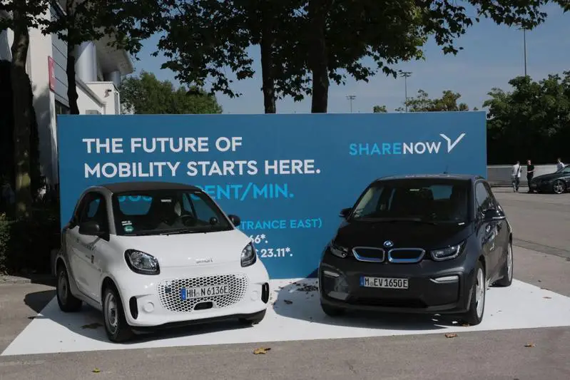 Stellantis va cumpara afaceri de car-sharing de la BMW si Mercedes