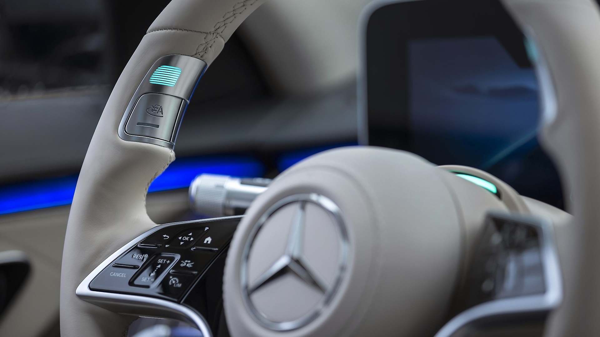 Mercedes lanseaza modulele de conducere autonoma de nivel 3 pe Clasa S, EQS