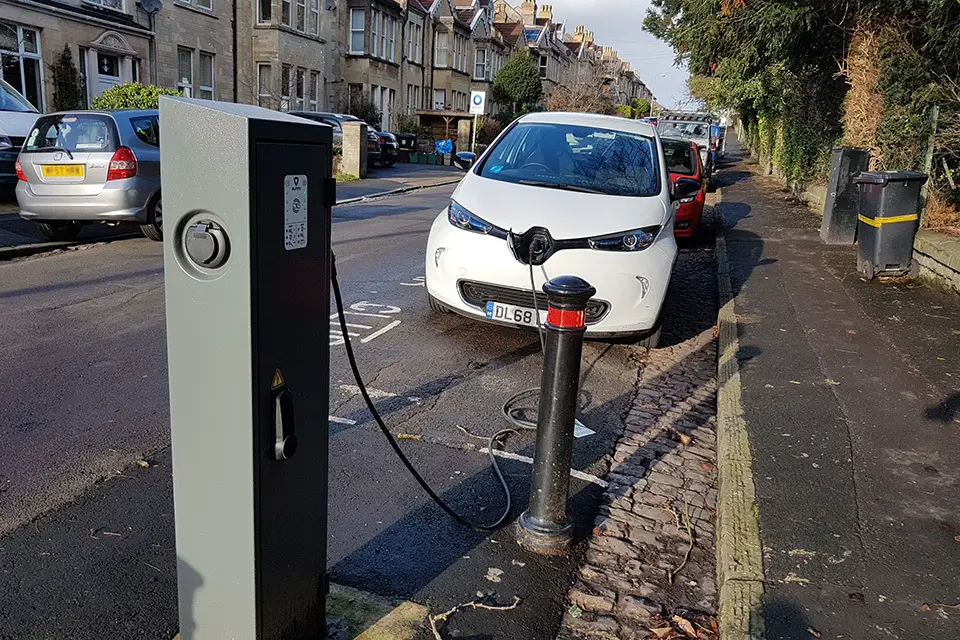 ChargeUK isi propune sa dubleze reteaua din Marea Britanie