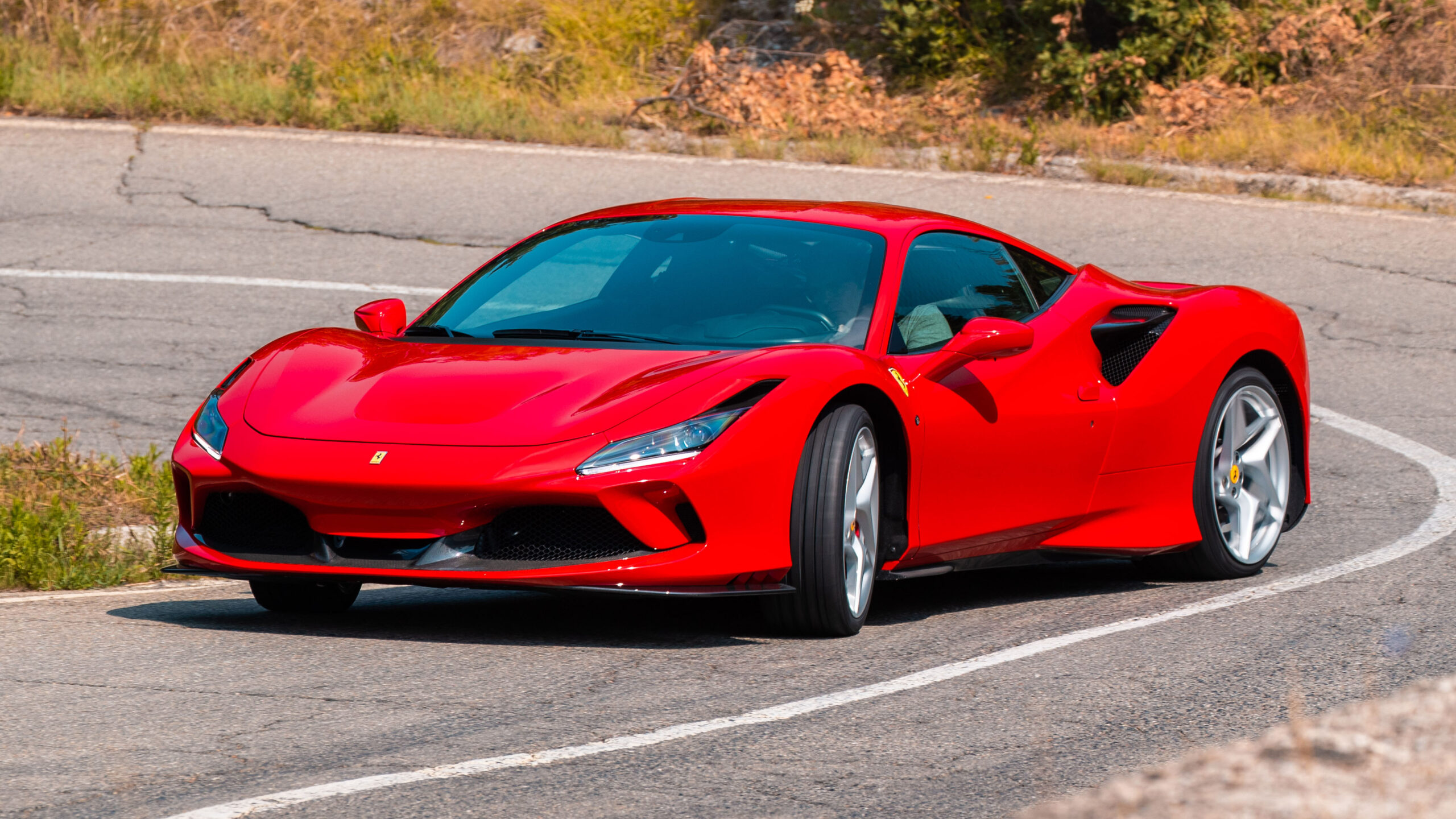 Ferrari amana lansarea celui de-al doilea model BEV din cauza cererii slabe