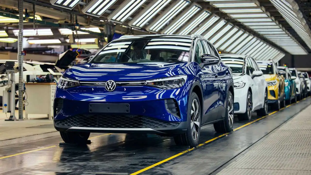 VW ar putea muta productia din Germania din cauza penuriei de gaze